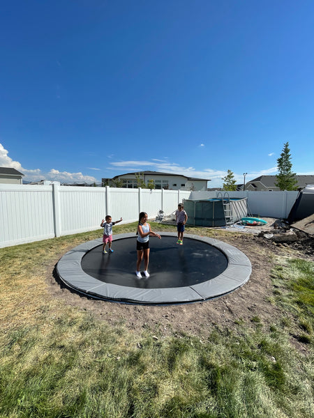 The Best 14 Foot Trampolines