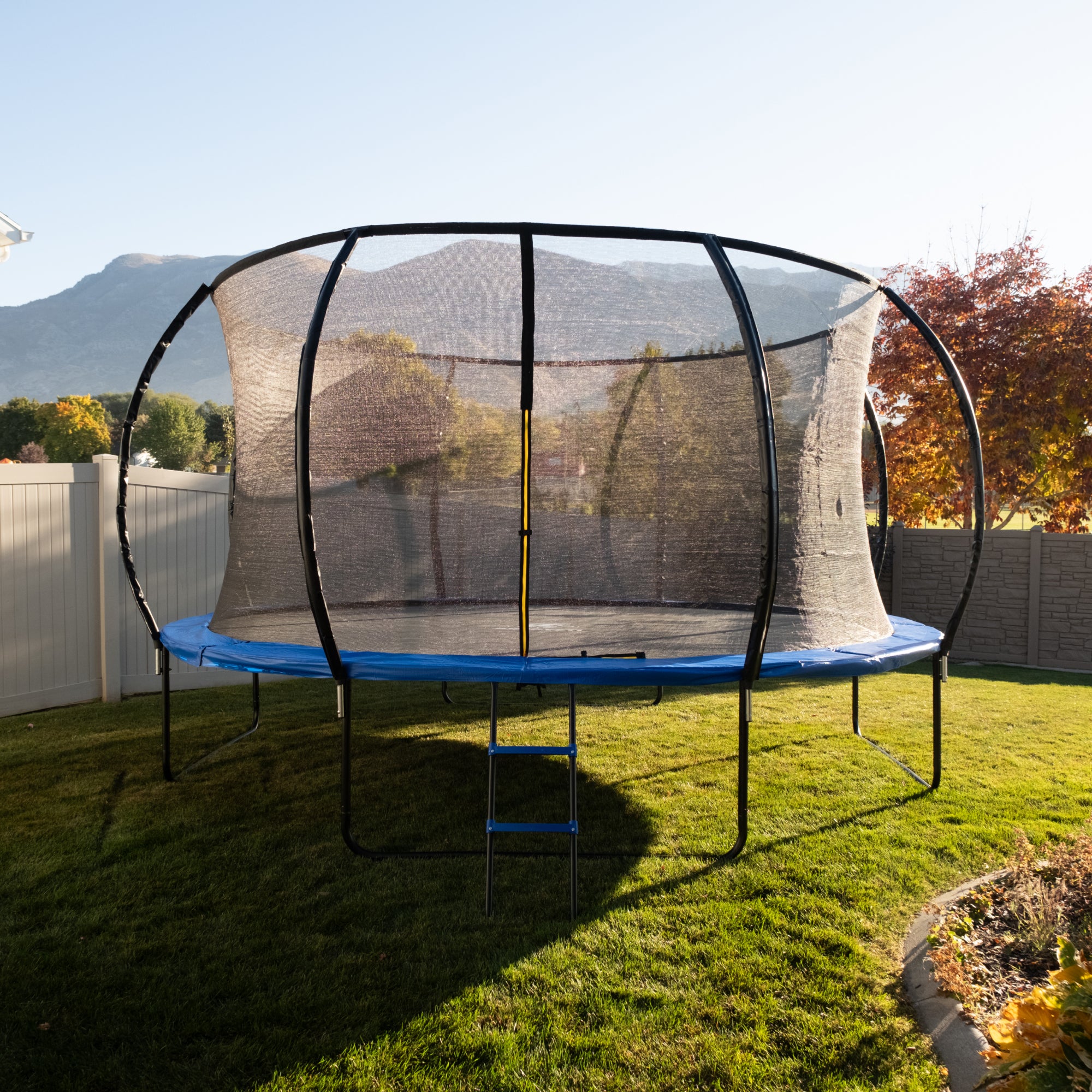 14 ft trampoline tent 14' Round Trampoline With Safety Net JumpYeti