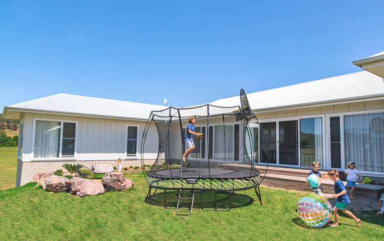 Springfree® Medium Oval Trampoline