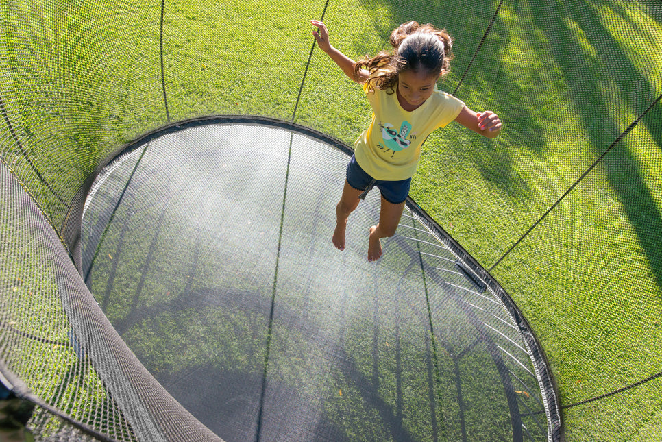 Springfree® Medium Oval Trampoline